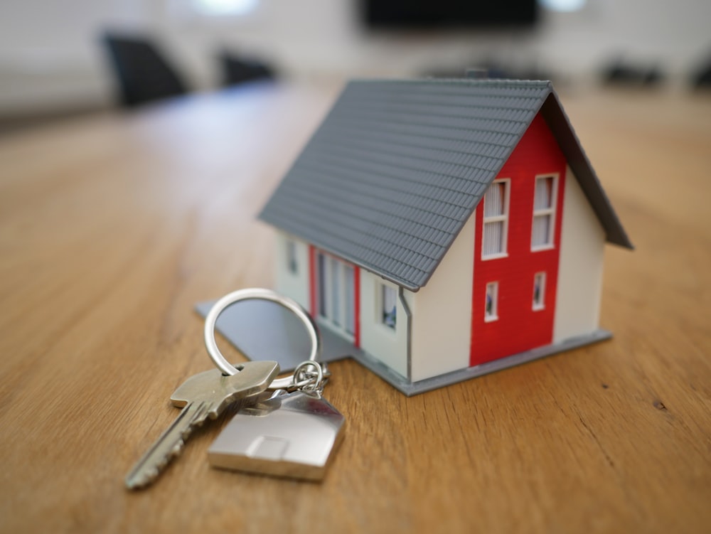Signing luxury real estate contract